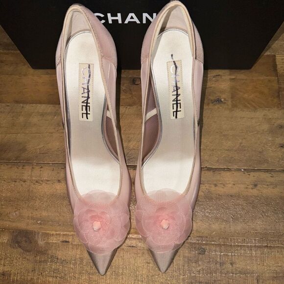 Chanel Camellia Mesh Pumps - Picture 6 of 8